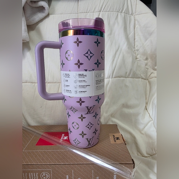 Stanley Pink Quencher H2.0 Tumbler - Picture 2 of 2